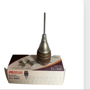 Cute Barrel Designed Electric Decanter Pumps for Wine and Spirits .